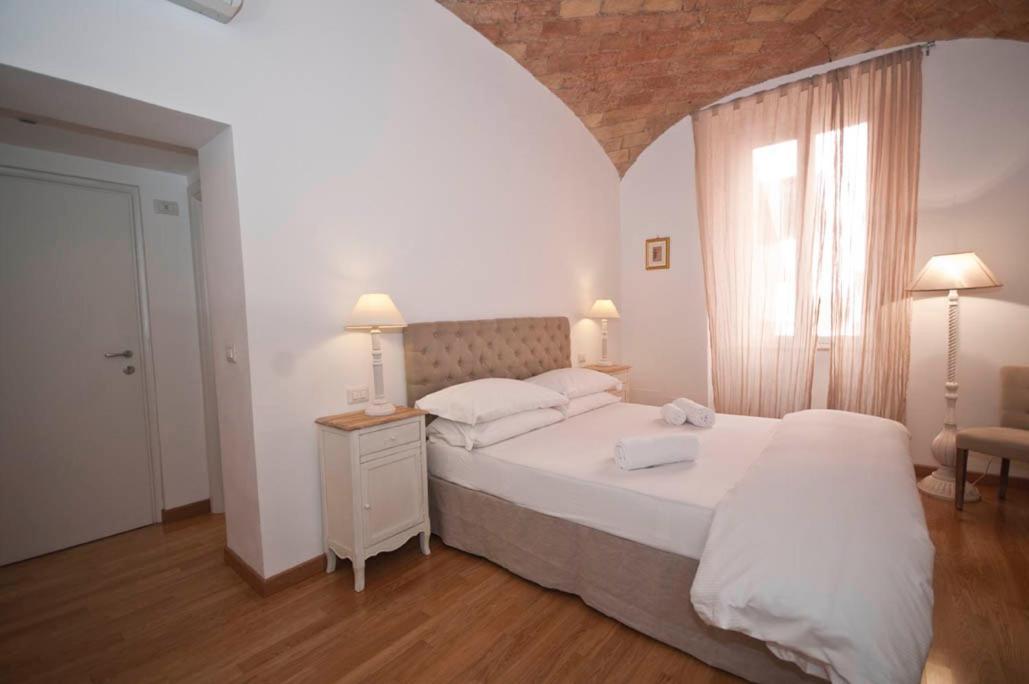La Finestra Sul Colosseo B&B 1 罗马 外观 照片